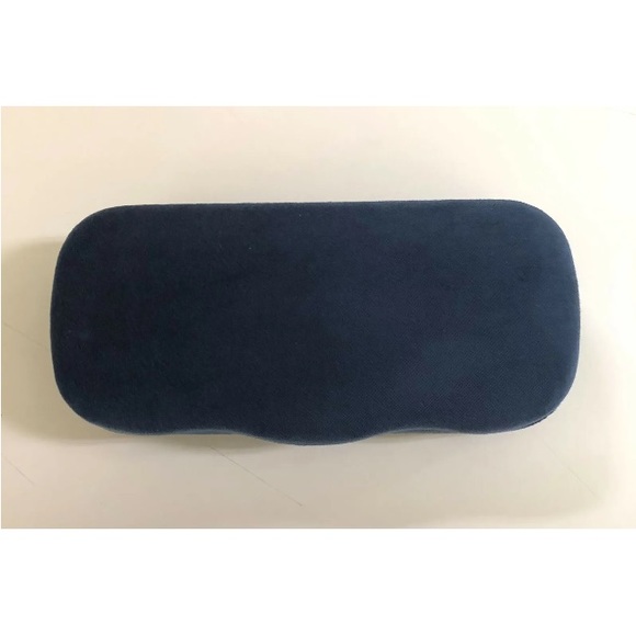 Gucci navy velvet hard shell eyeglass or sunglass case - Picture 3 of 4